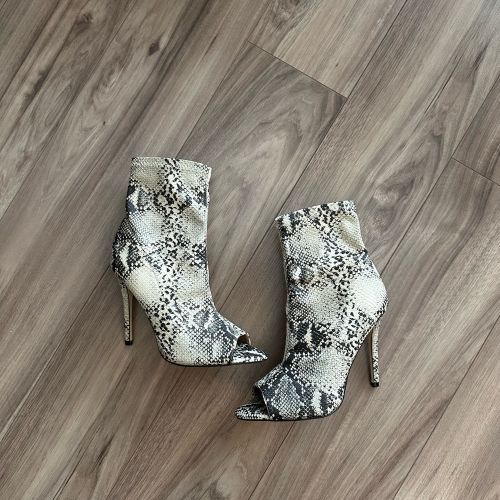 Snakeskin Pattern Women's Ankle Boots